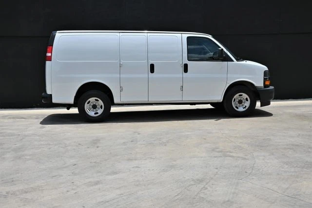 2021 Chevrolet Express - Image 8 of 18