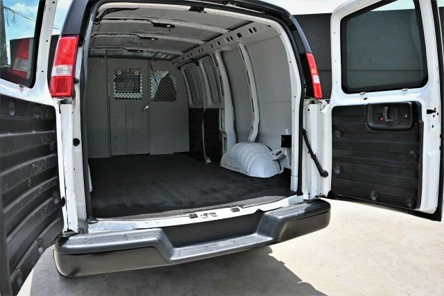 2021 Chevrolet Express - Image 9 of 18