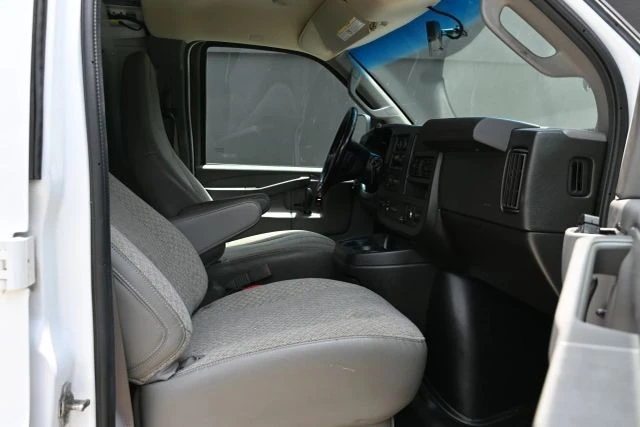 2021 Chevrolet Express - Image 16 of 18