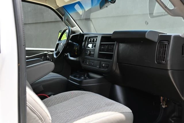 2021 Chevrolet Express - Image 15 of 18