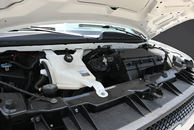 2021 Chevrolet Express - Image 17 of 18