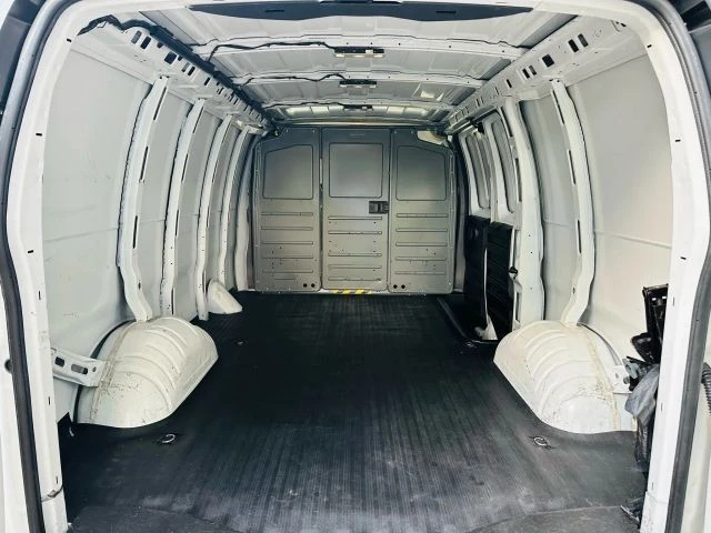 2021 Chevrolet Express - Image 9 of 21