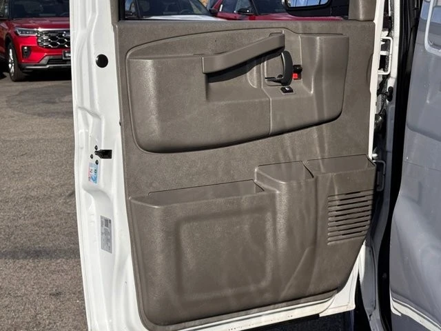 2021 Chevrolet Express - Image 15 of 21