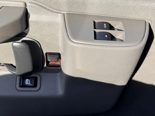 2021 Chevrolet Express - Image 16 of 21