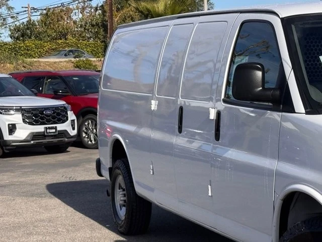 2021 Chevrolet Express - Image 5 of 12