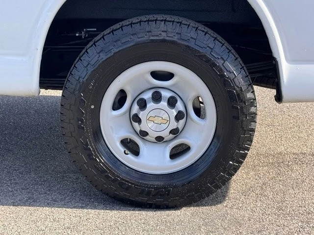 2021 Chevrolet Express - Image 14 of 21