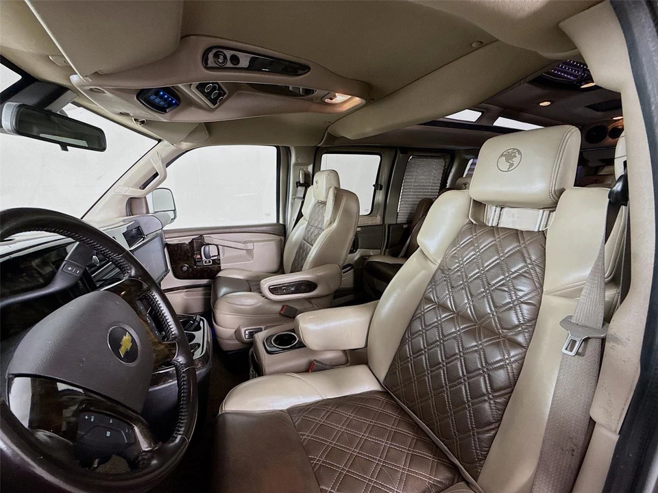 2021 Chevrolet Express - Image 2 of 17