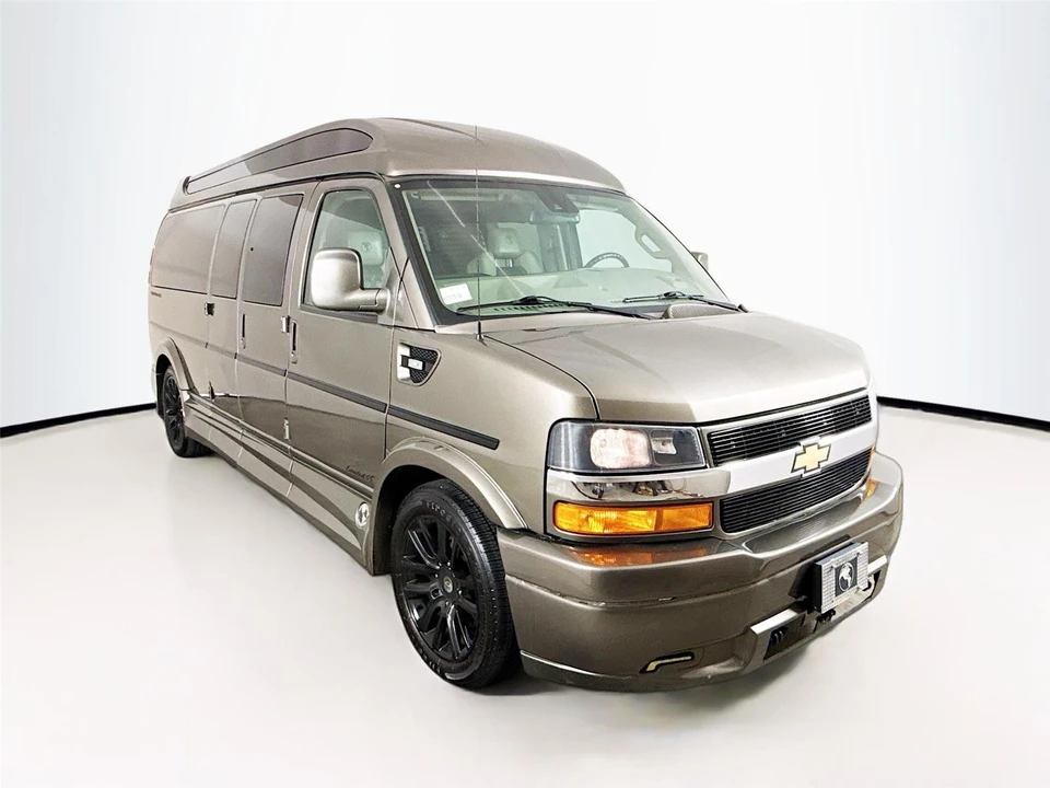 2021 Chevrolet Express - Image 14 of 17