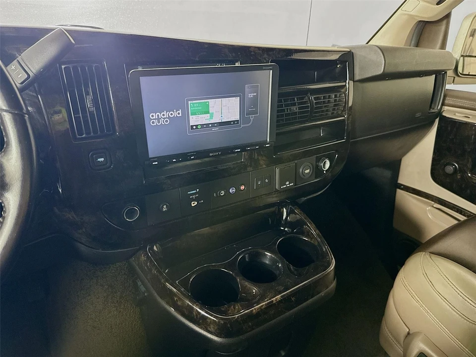 2021 Chevrolet Express - Image 7 of 17