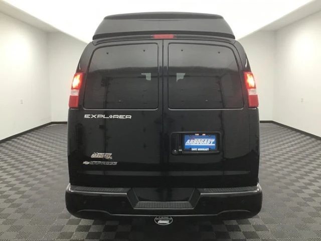 2021 Chevrolet Express - Image 4 of 12