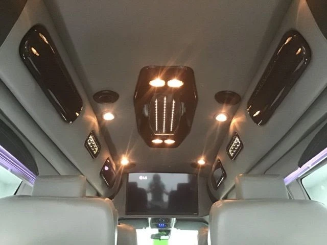 2021 Chevrolet Express - Image 10 of 12