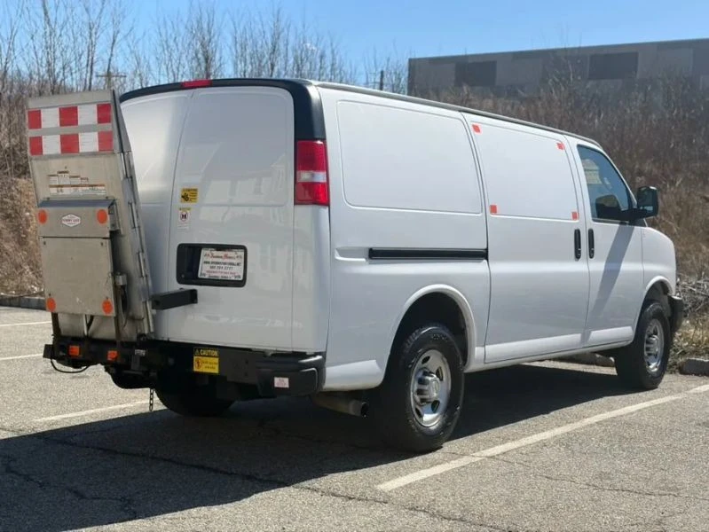 2021 Chevrolet Express - Image 8 of 12
