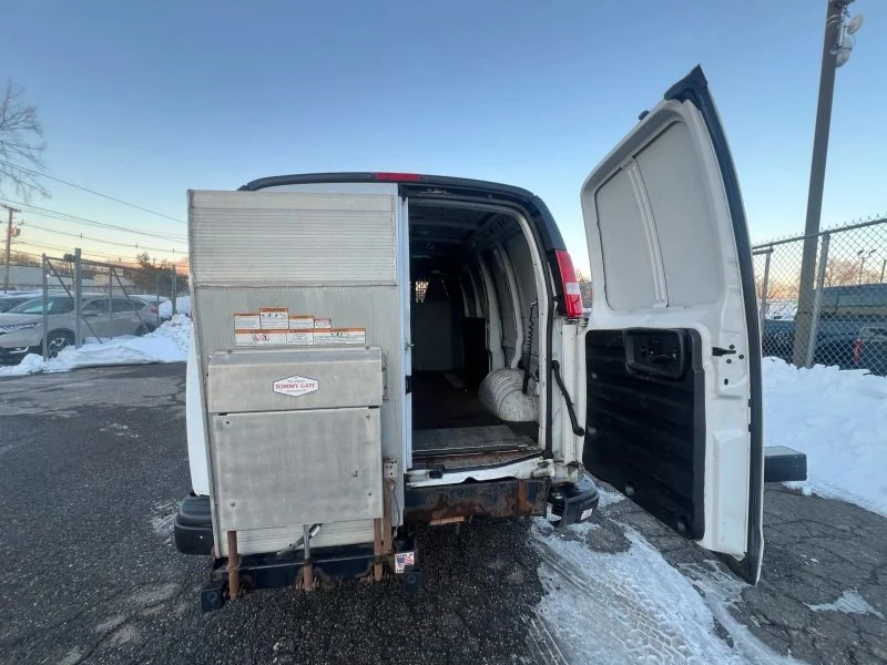 2021 Chevrolet Express - Image 9 of 12