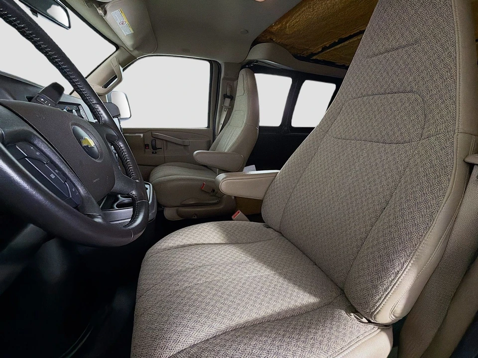 2021 Chevrolet Express - Image 13 of 21