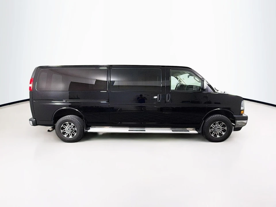 2021 Chevrolet Express - Image 9 of 21
