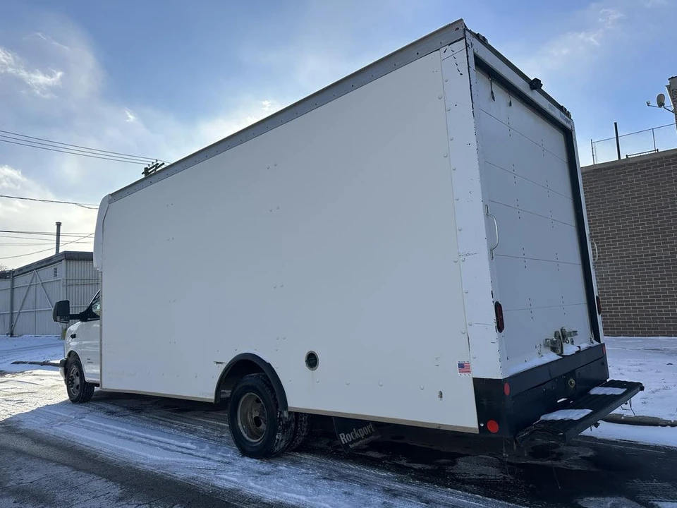 2021 Chevrolet Express - Image 6 of 21