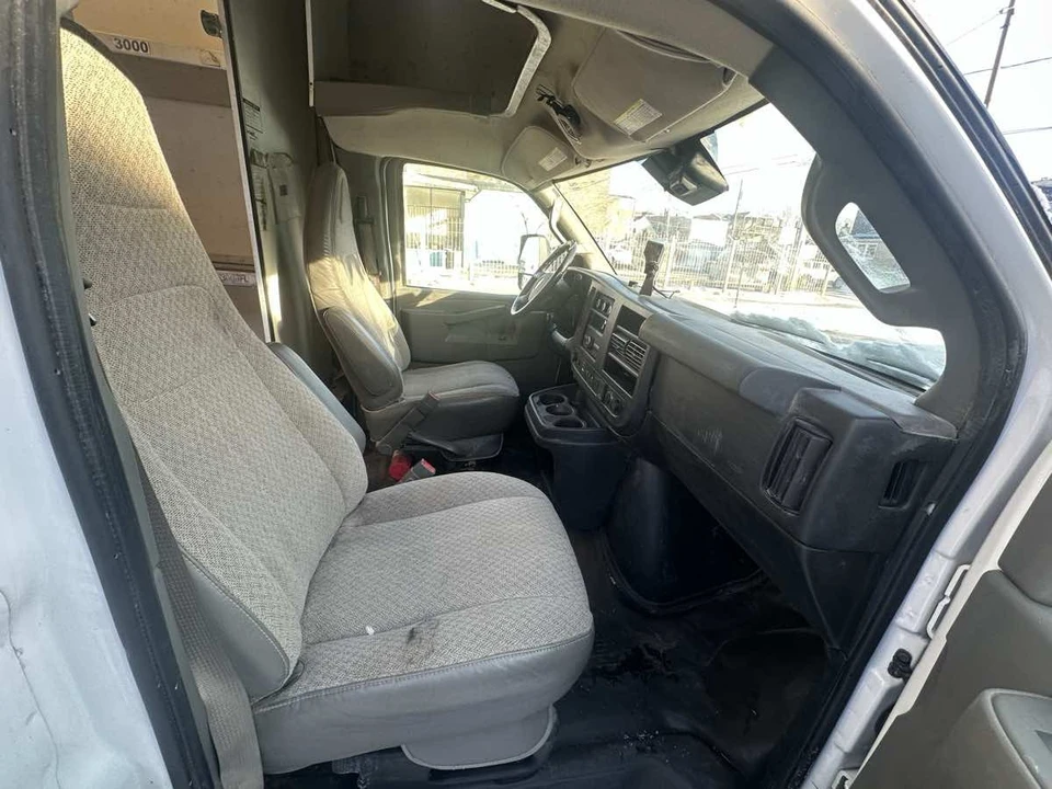 2021 Chevrolet Express - Image 16 of 21