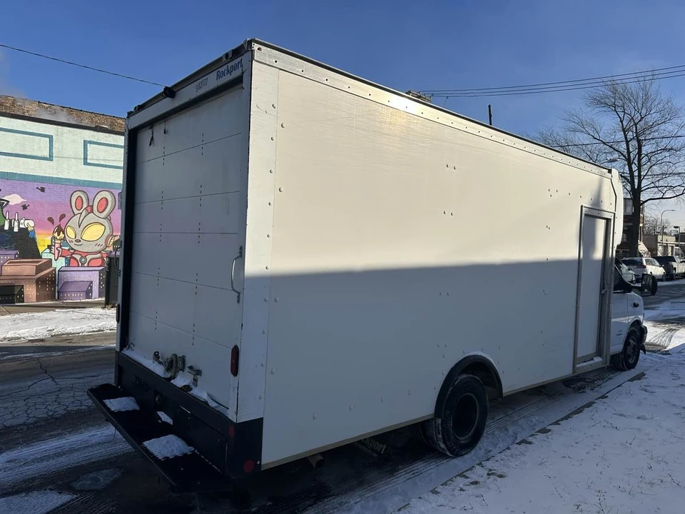 2021 Chevrolet Express - Image 8 of 21