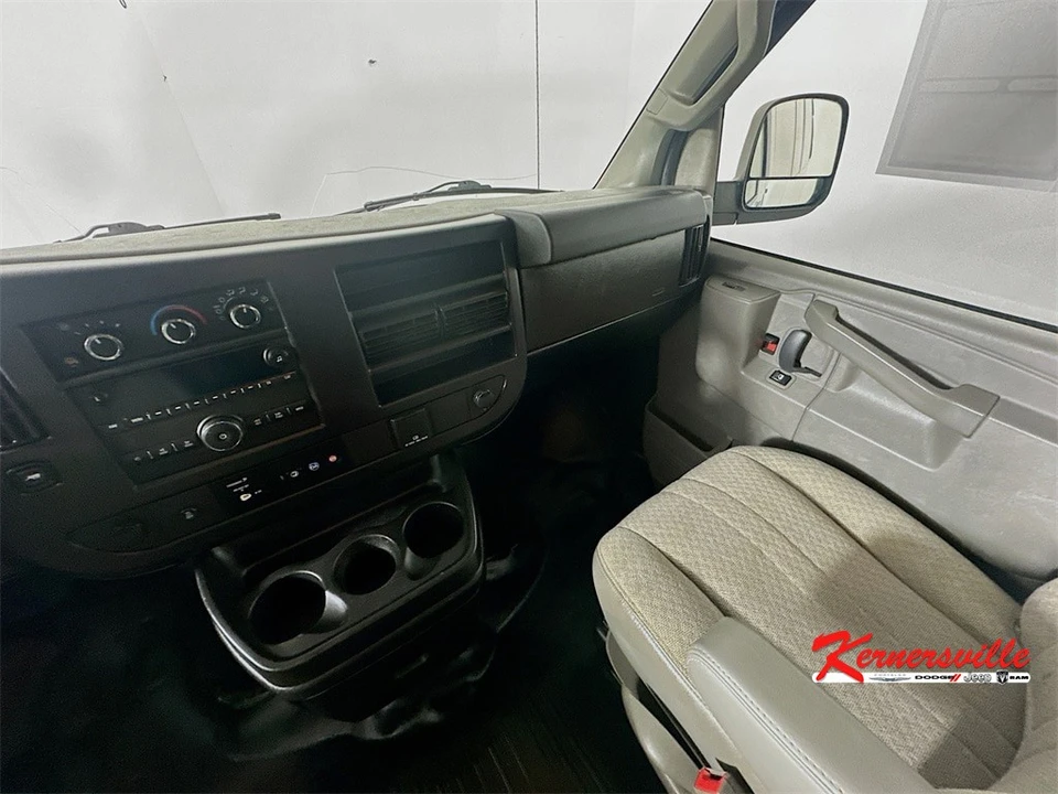 2021 Chevrolet Express - Image 11 of 21