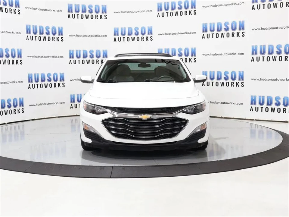 2021 Chevrolet Malibu - Image 9 of 31