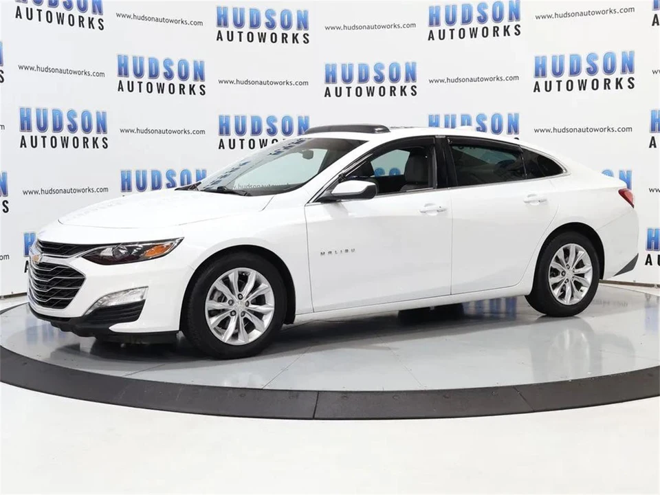 2021 Chevrolet Malibu - Image 2 of 31