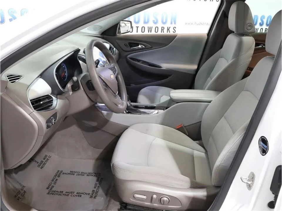 2021 Chevrolet Malibu - Image 14 of 31