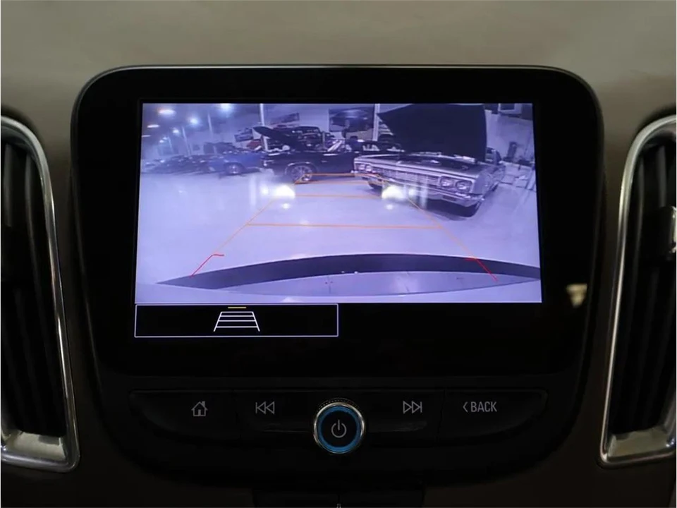 2021 Chevrolet Malibu - Image 20 of 31