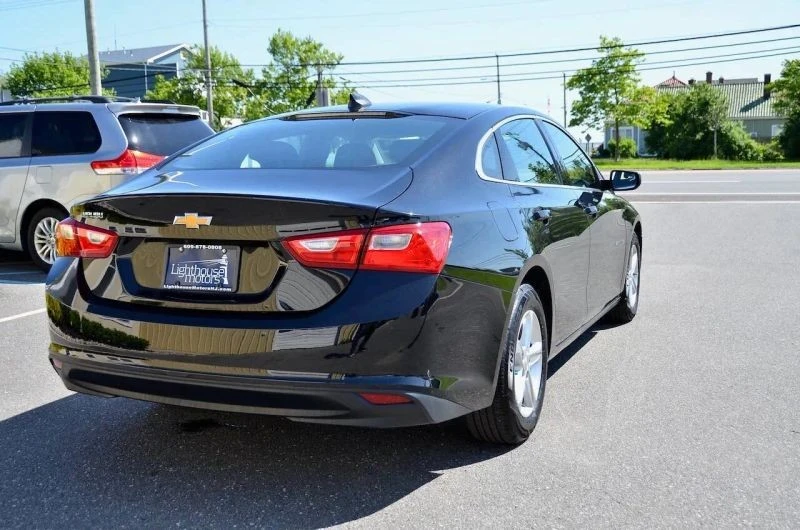 2021 Chevrolet Malibu - Image 10 of 12