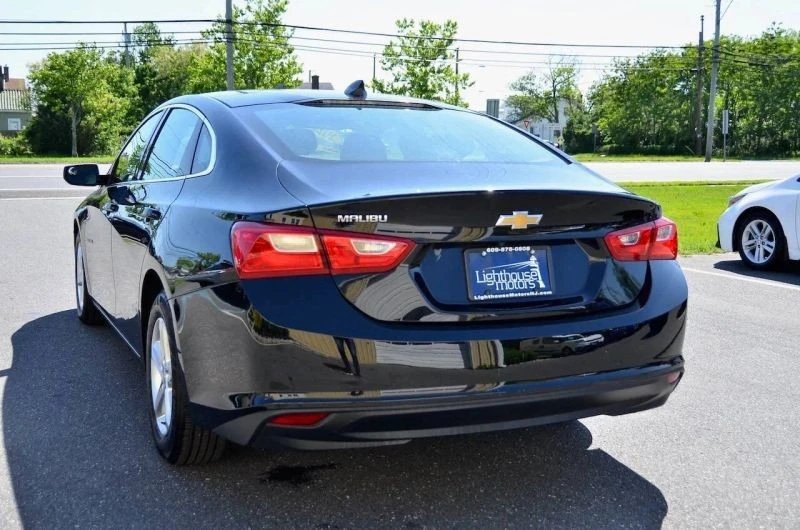 2021 Chevrolet Malibu - Image 8 of 12