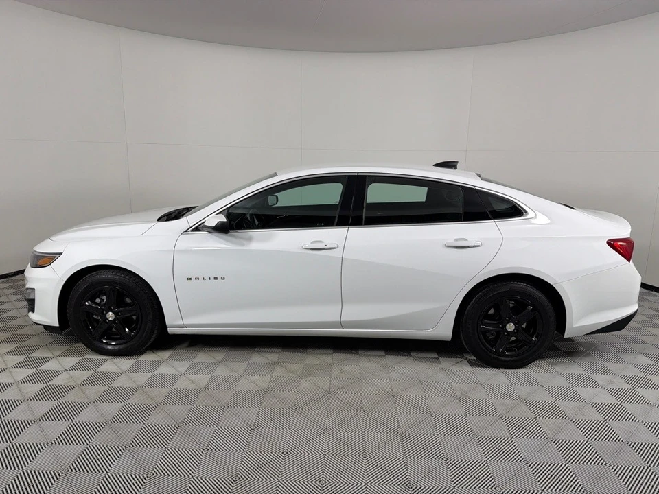 2021 Chevrolet Malibu - Image 8 of 12