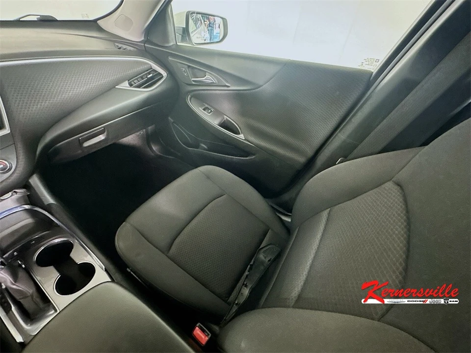2021 Chevrolet Malibu - Image 11 of 21