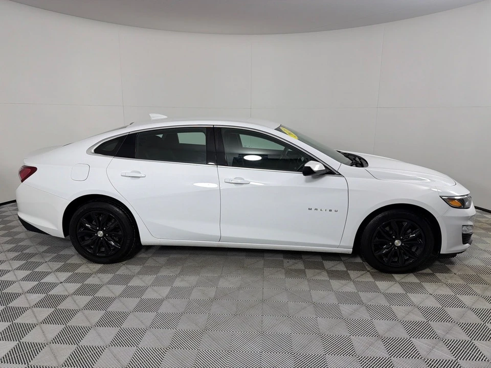 2021 Chevrolet Malibu - Image 4 of 12