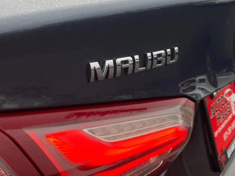 2021 Chevrolet Malibu - Image 11 of 12