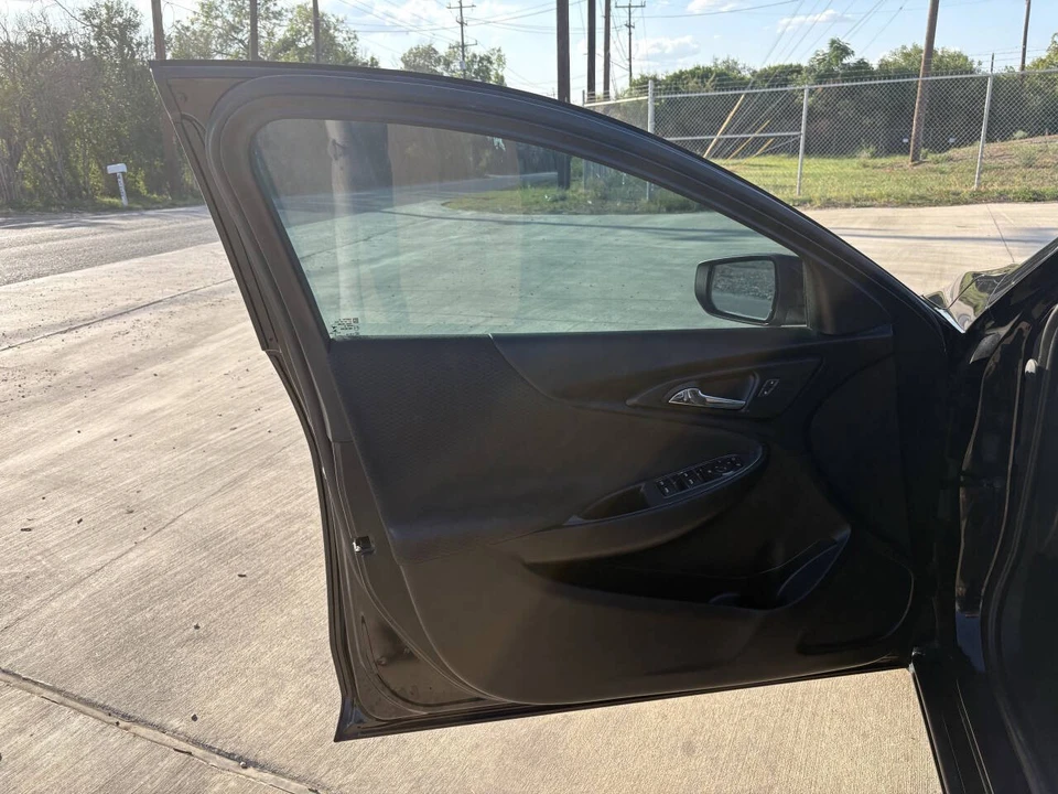 2021 Chevrolet Malibu - Image 14 of 21