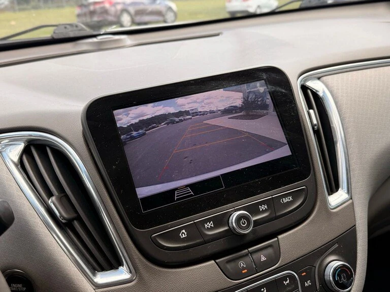 2021 Chevrolet Malibu - Image 12 of 17