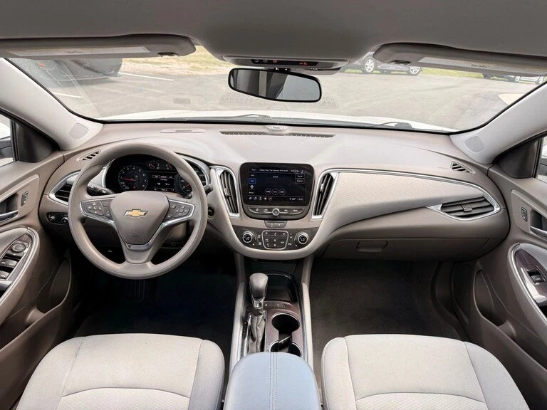 2021 Chevrolet Malibu - Image 14 of 17