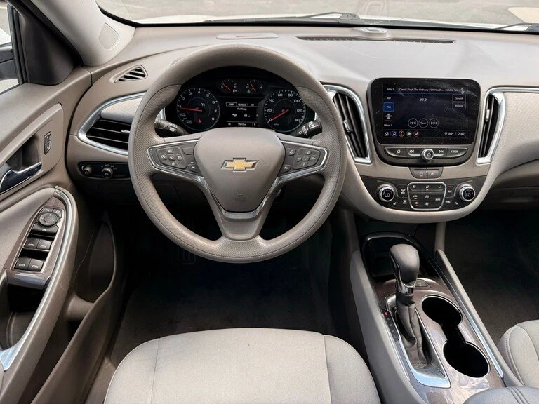 2021 Chevrolet Malibu - Image 8 of 17