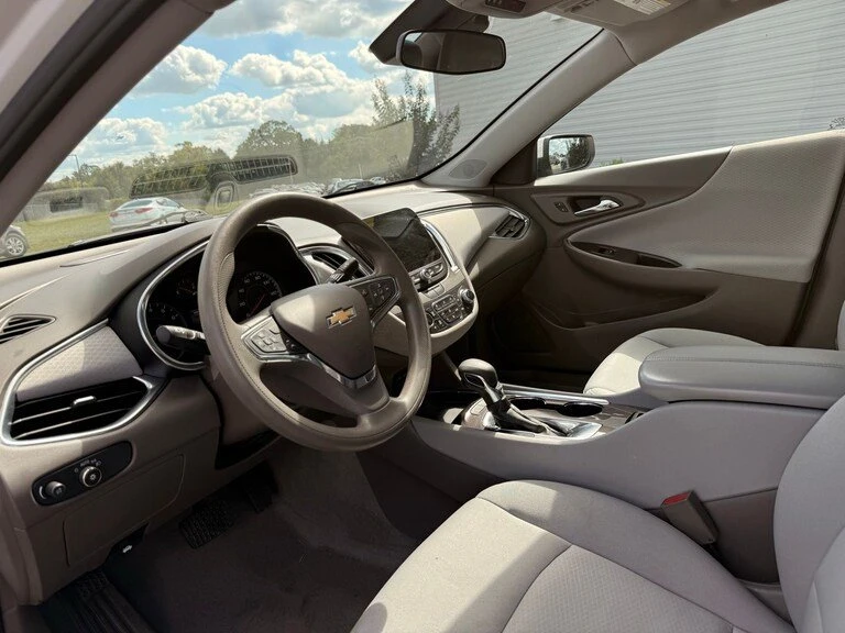 2021 Chevrolet Malibu - Image 6 of 17