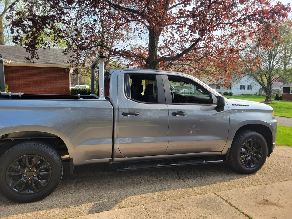 2021 Chevrolet Silverado 4th Gen - Image 2 of 18