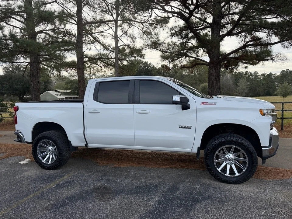 2021 Chevrolet Silverado 4th Gen - Image 2 of 12