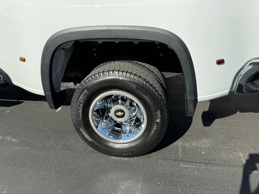 2021 Chevrolet Silverado Heavy Duty 4th Gen - Image 5 of 12