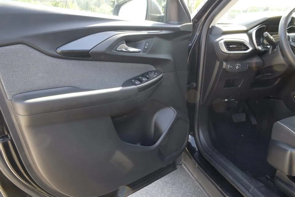 2021 Chevrolet Trailblazer - Image 11 of 16