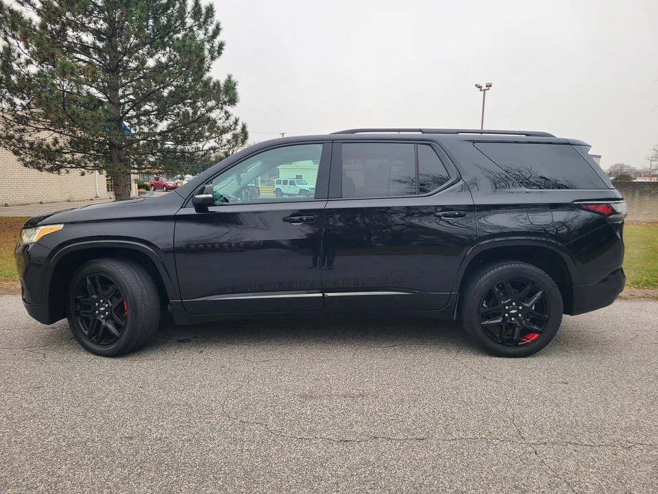 2021 Chevrolet Traverse - Image 2 of 12