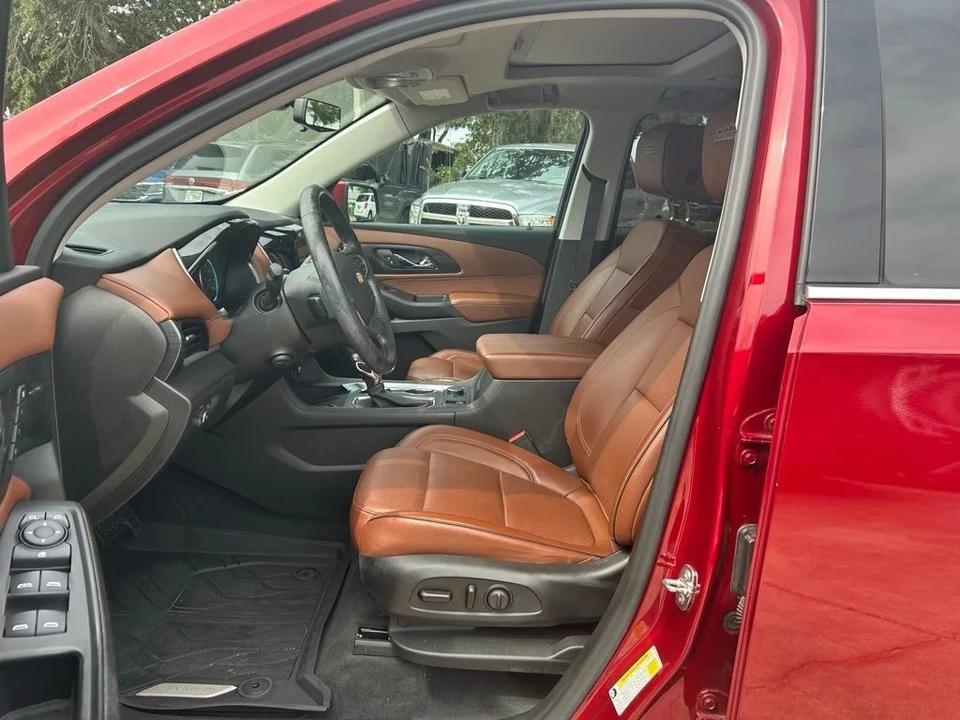 2021 Chevrolet Traverse - Image 9 of 12