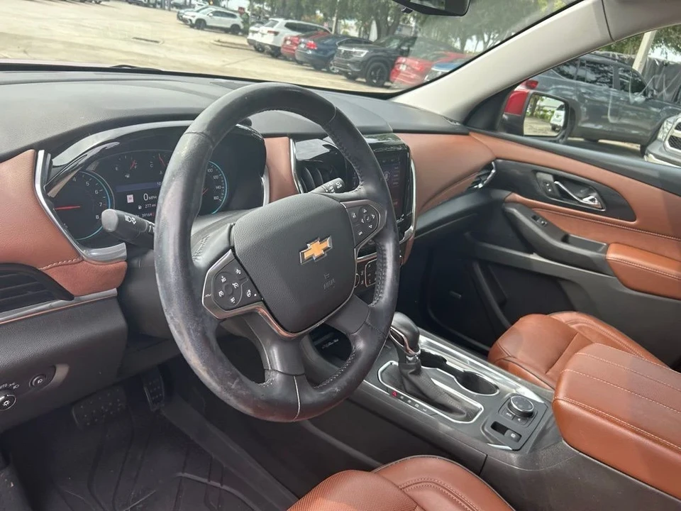 2021 Chevrolet Traverse - Image 10 of 12
