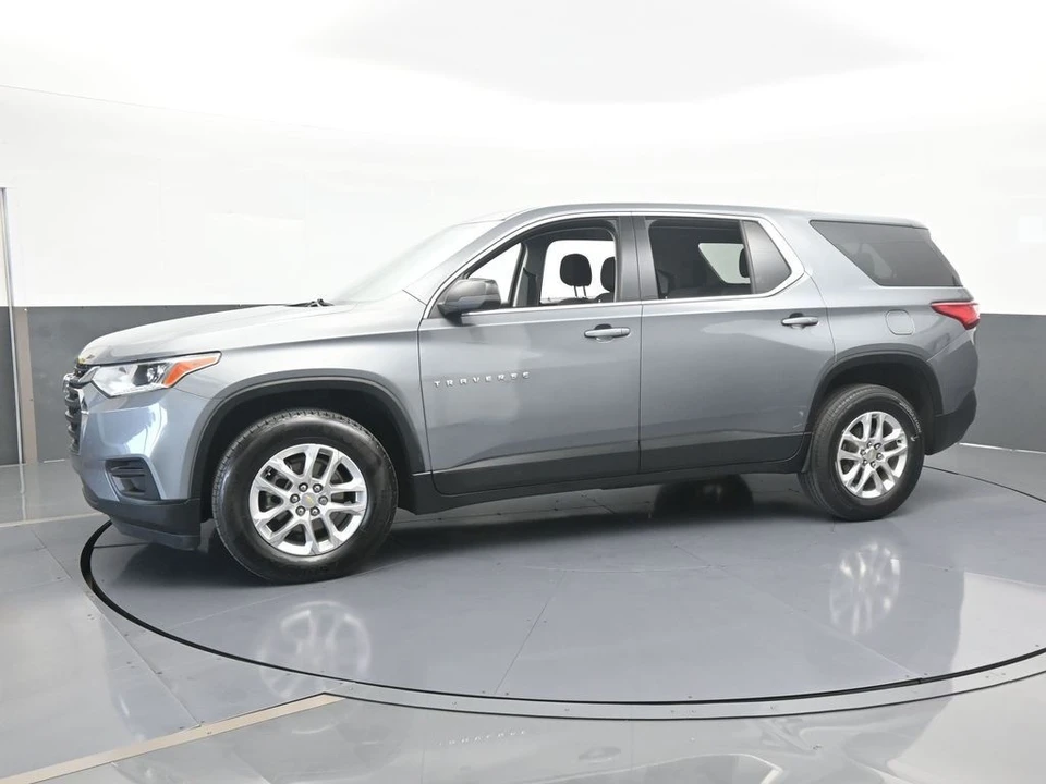 2021 Chevrolet Traverse - Image 2 of 12