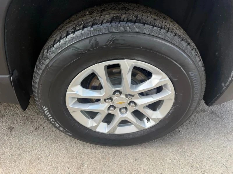 2021 Chevrolet Traverse - Image 9 of 12