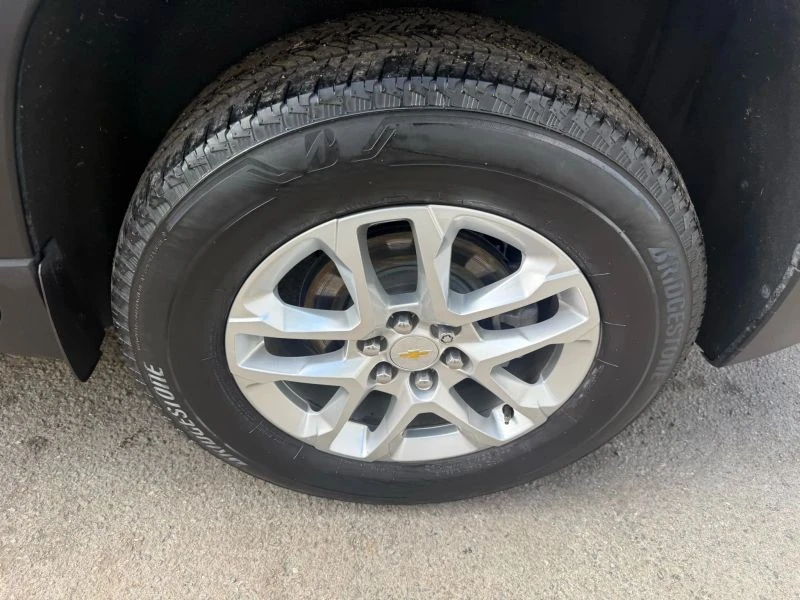 2021 Chevrolet Traverse - Image 9 of 12
