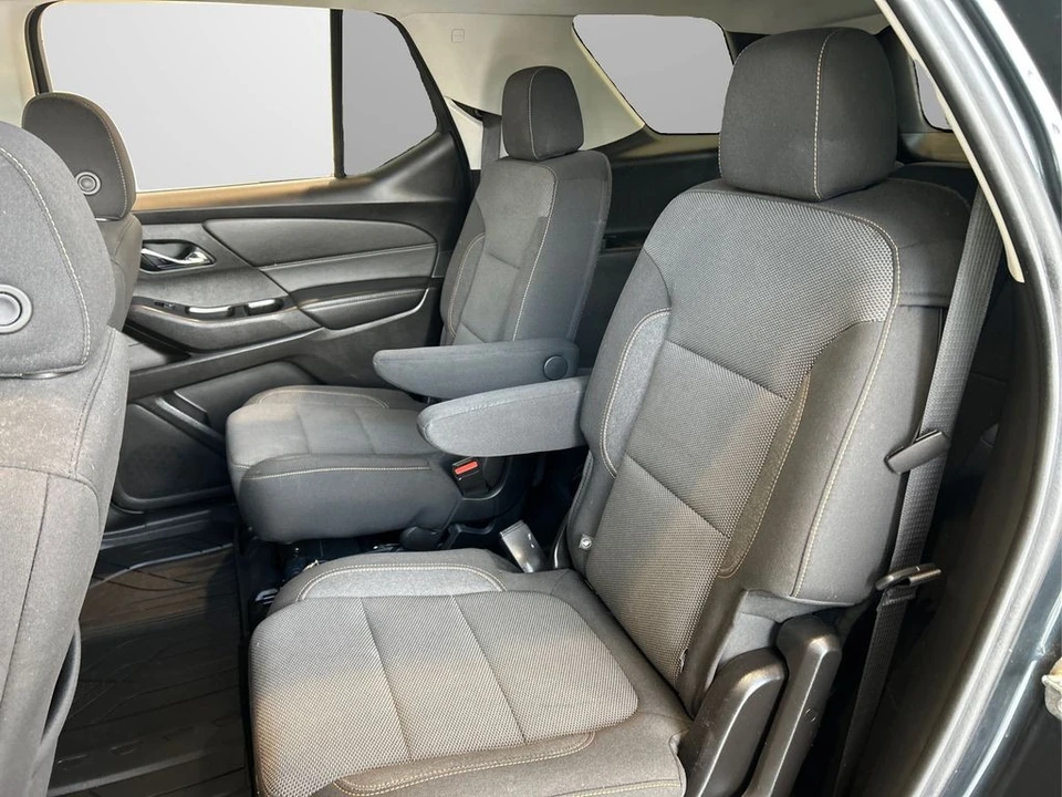 2021 Chevrolet Traverse - Image 10 of 12