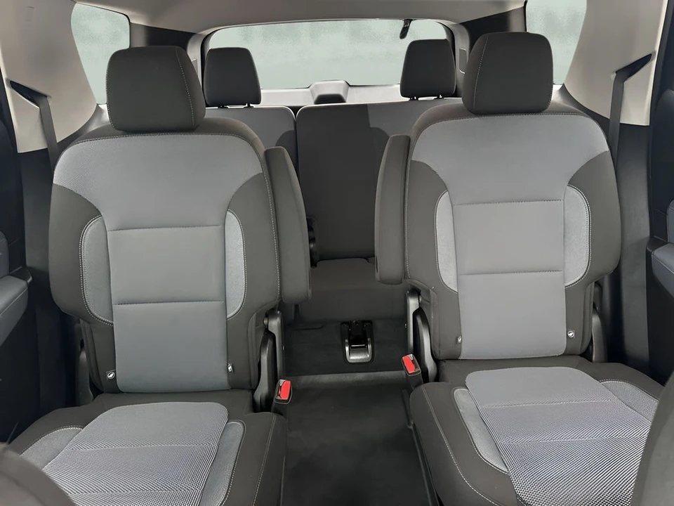 2021 Chevrolet Traverse - Image 11 of 12